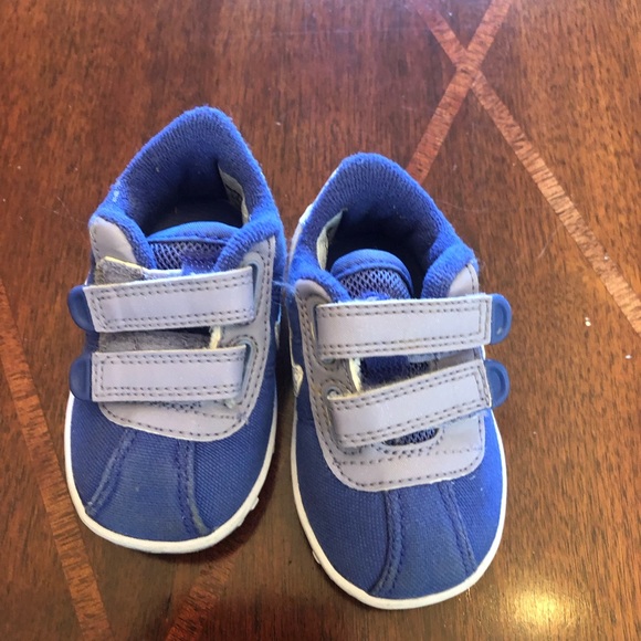 5 pairs infants sneakers, 2 adidas 3 Nike all very gently used - Picture 16 of 16